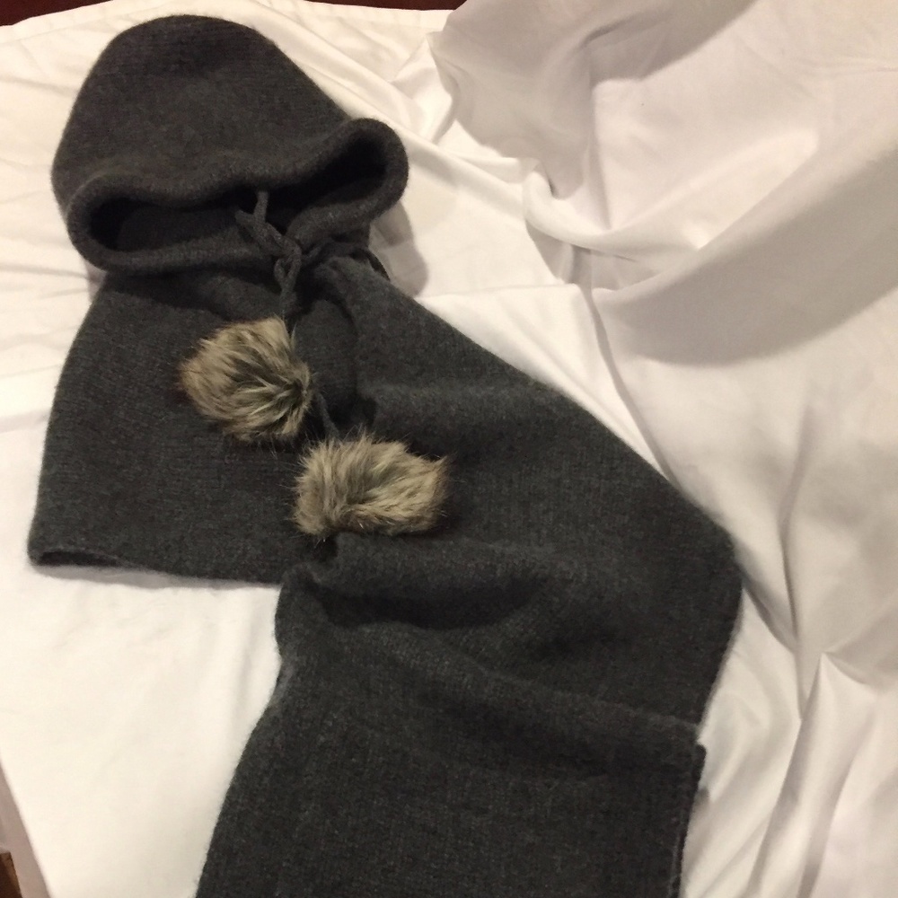 Cashmere Henri Bendel hoodie scarf with pockets.